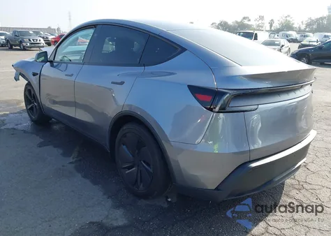 2026 Tesla Model Y Long Range Dual Motor All-Wheel Drive/Long Range Launch Series z USA, uszkodzony, nr VIN 7SAYGDEE6TF459276